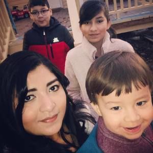 Meet your Posher, Iveth